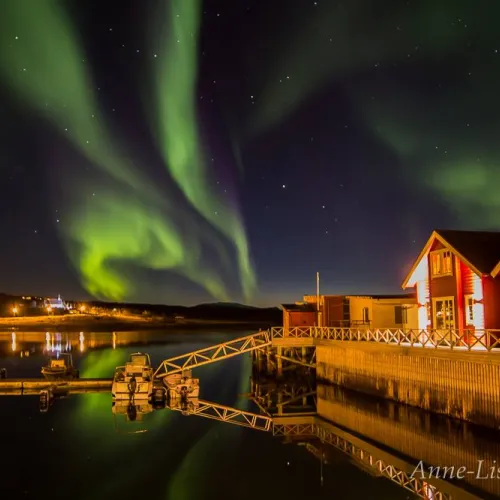 XLyngen cottages.jpg best time to see northern lights in norway